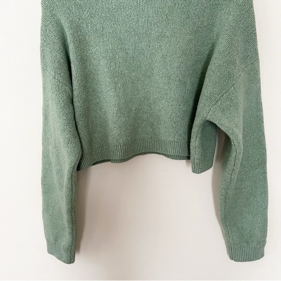 BP Pullover Long Sleeve Cropped Sweater Plush Soft Fabric Sage Green Size Medium - Picture 8 of 8